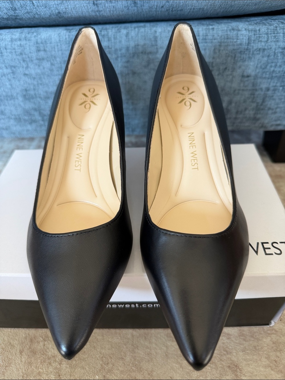 Nine West Women’s Kuna 9x9 Black Pointed-Toe Leather Pumps Size 5